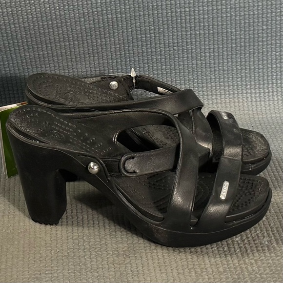 CROCS Women’s Cyprus IV Heel Sandals Black Size 4 New - Picture 1 of 9